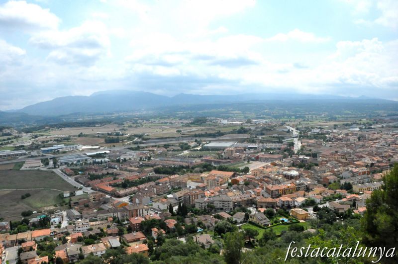 Vistes panoràmiques des del castell de Tona ***