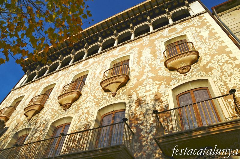 Casa Solà Morales d'Olot ***