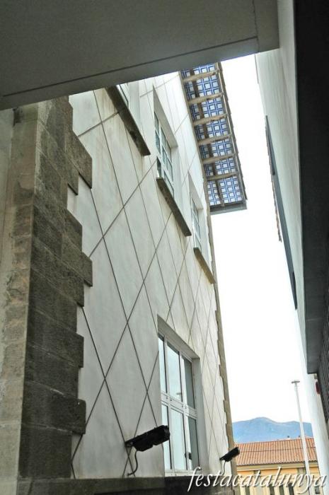 Olot - Ajuntament a can Joanetes