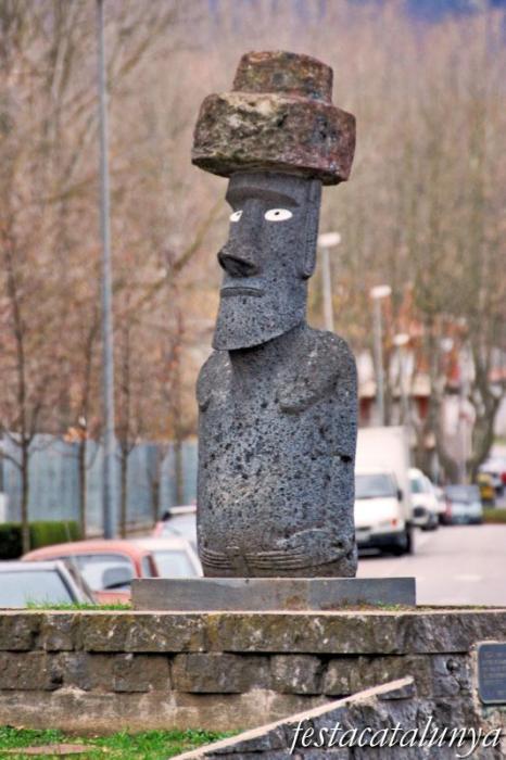 Olot - Moai
