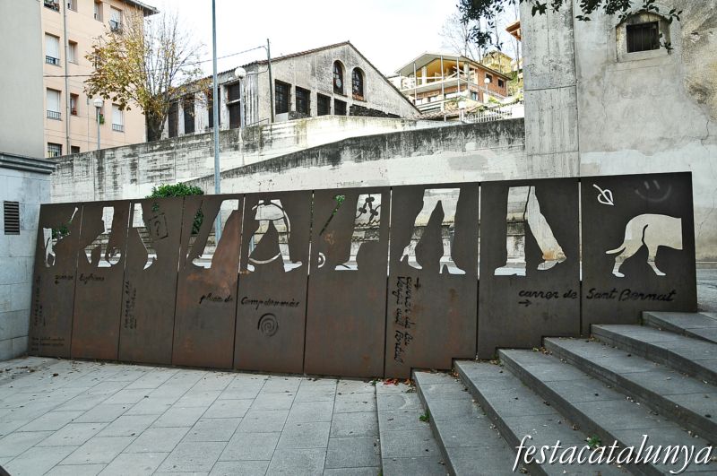 Olot - Els Passejants, 2000
