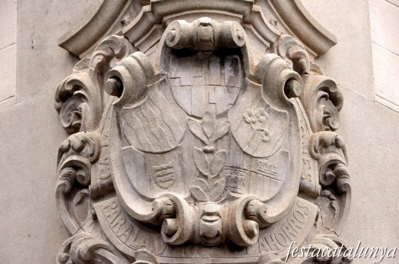 Edifici Caixa de Pensions a Moià