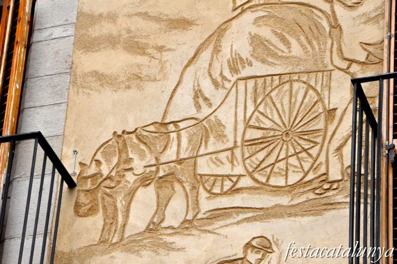 Moià - Casa amb esgrafiats a la Plaça Major