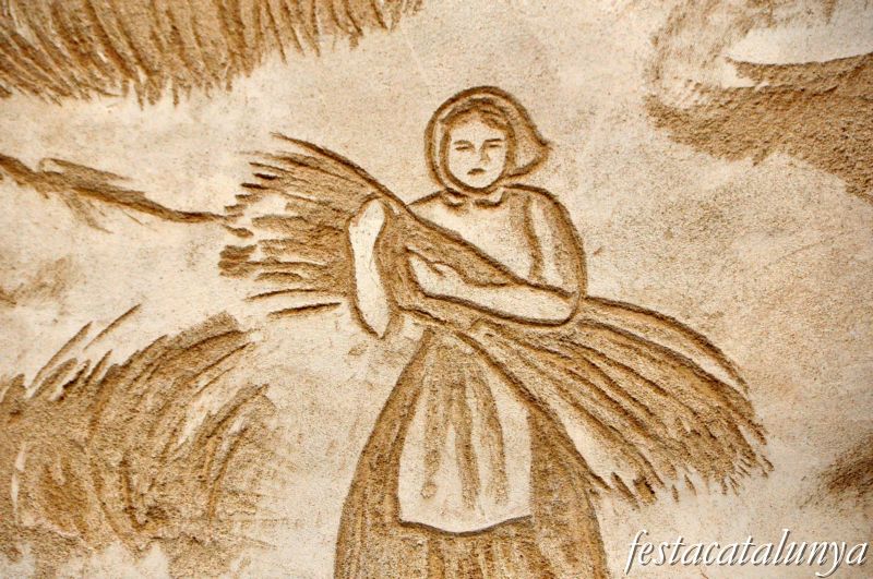 Moià - Casa amb esgrafiats a la Plaça Major