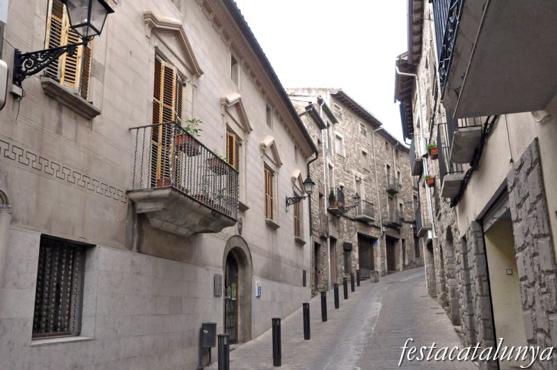 Moià - Can Carner al carrer de les Joies