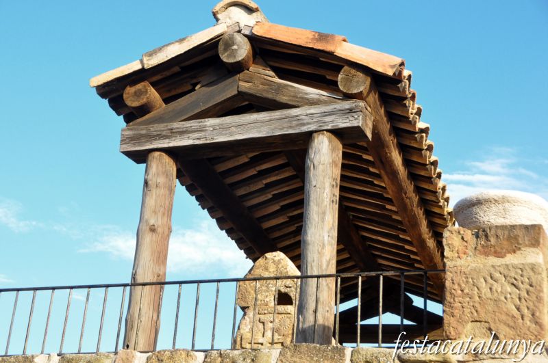 Torà - Sarcòfags medievals a Claret