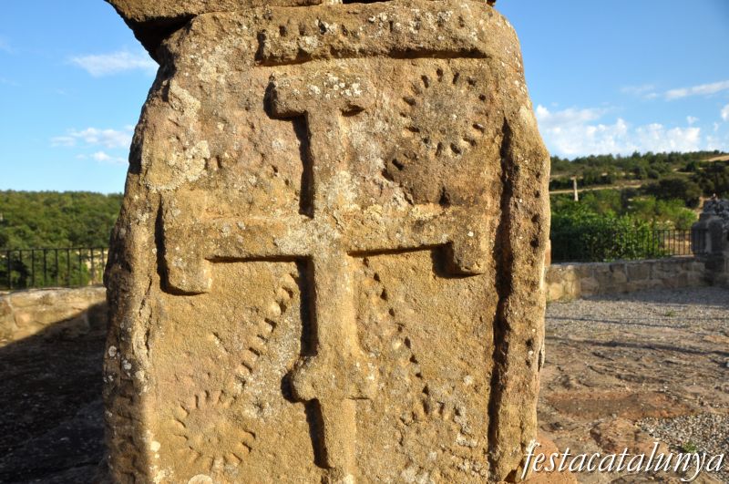 Sarcòfags medievals a Claret ***