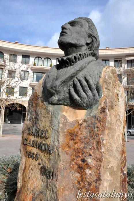 Sant Quirze del Vallès - Nucli antic (Monument a Rafael Casanova)