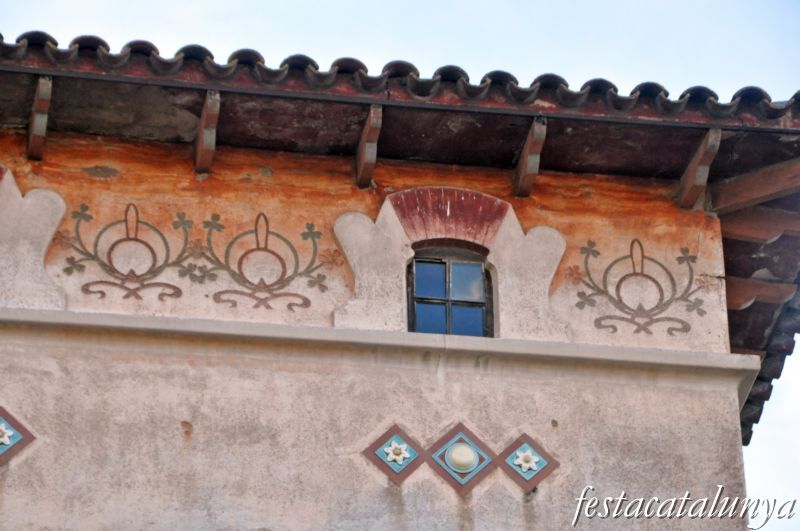 Sant Quirze del Vallès - Cases Modernistes a les Fonts (C. Magnòlies, casa Travesa, núm. 10-12)