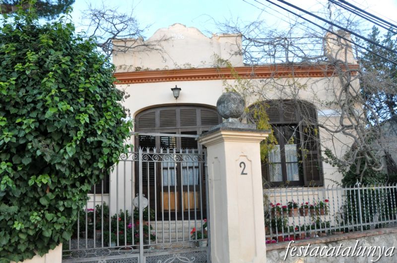 Sant Quirze del Vallès - Cases Modernistes a les Fonts (Passeig de les Moreres, núm. 2)