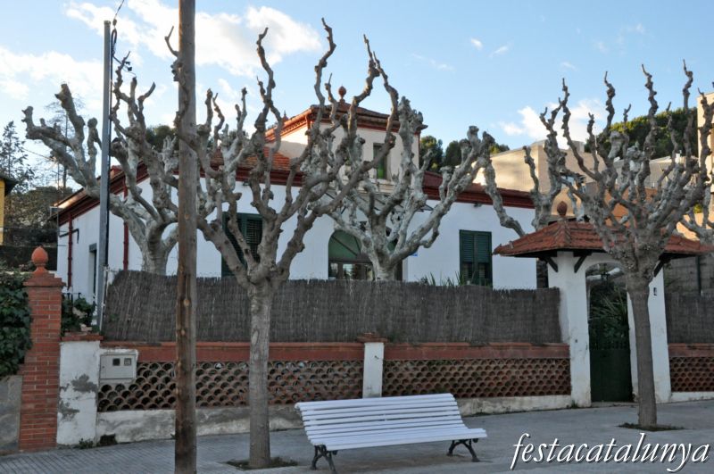 Sant Quirze del Vallès - Cases Modernistes a les Fonts (Passeig del Ferrocarril, núm. 4)