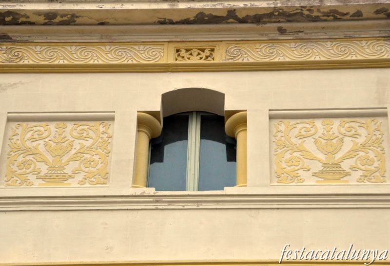 Canet de Mar - Carrer Val (Edifici número 45)