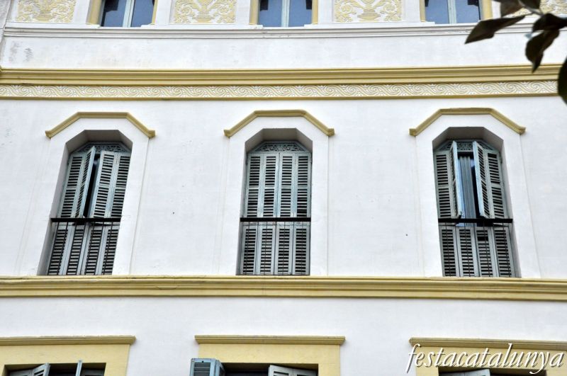 Canet de Mar - Carrer Val (Edifici número 45)