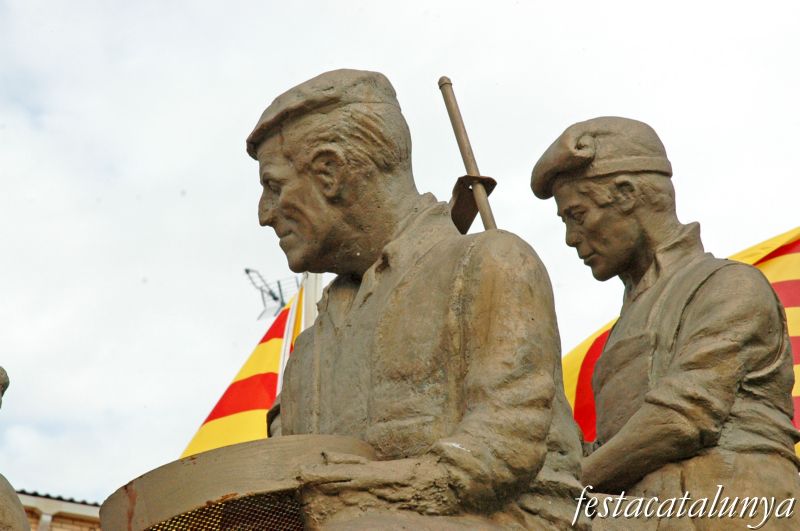 Monument al Torronaire d'Agramunt ***