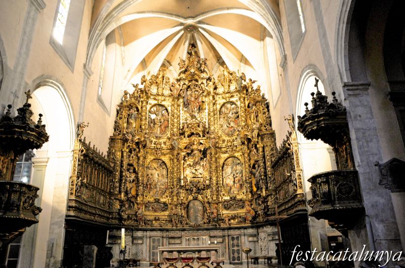 Arenys de Mar - Retaule major a l’església parroquial de Santa Maria