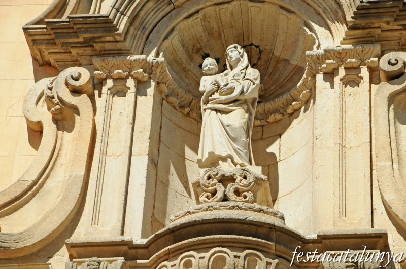 Església de Santa Maria d'Arenys de Mar ***