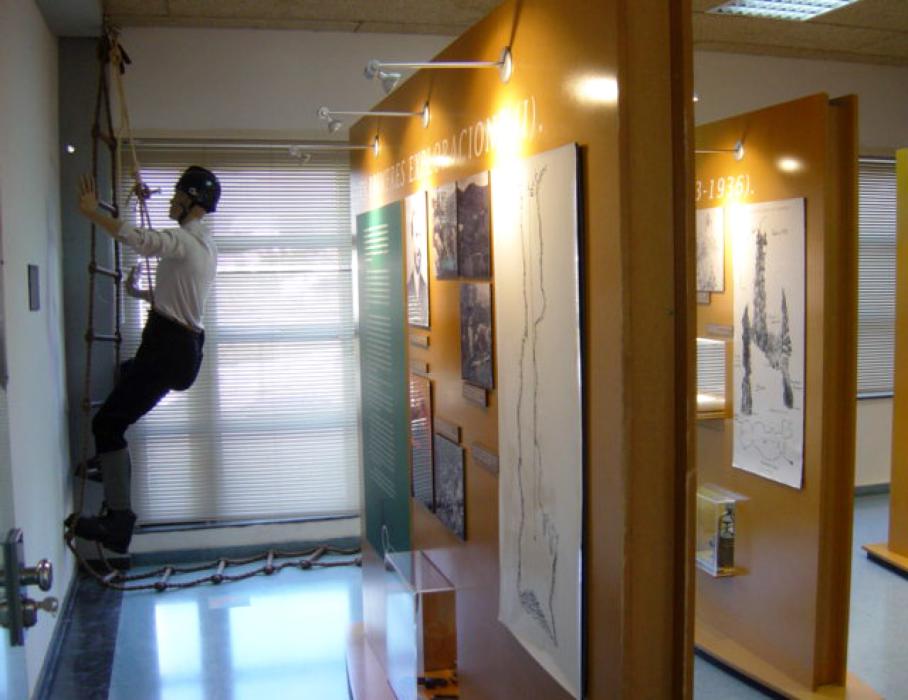 Exposició permanent: El Garraf, Bressol de l'Espeleologia Catalana a Olesa de Bonesvalls