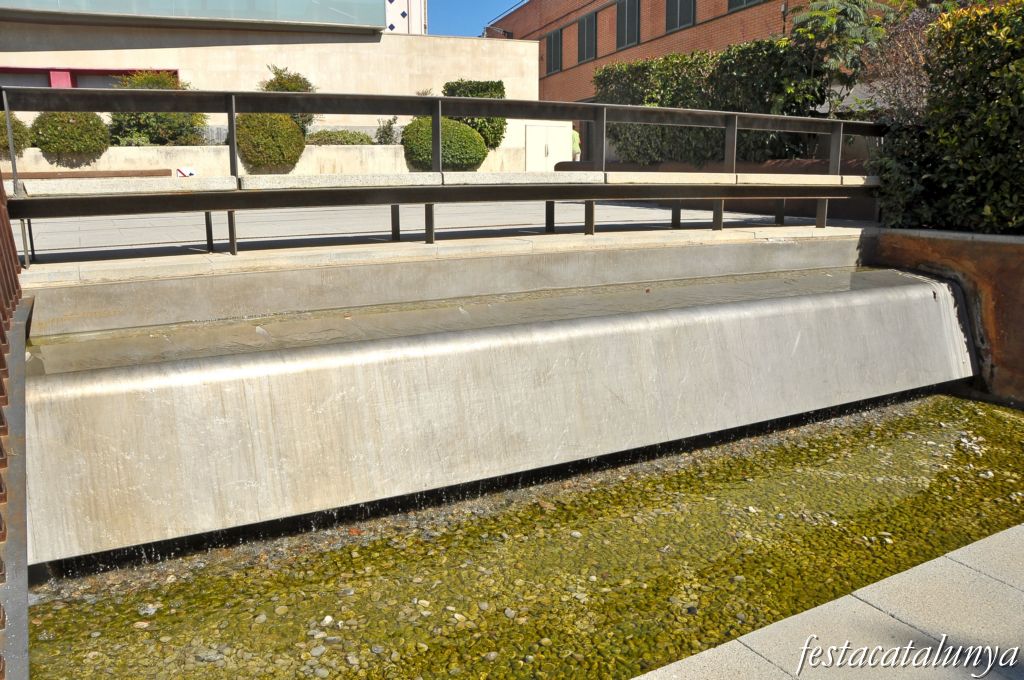 Entorn de les termes romanes: Plaça de l'Aigua i fonts termals a Caldes de Malavella