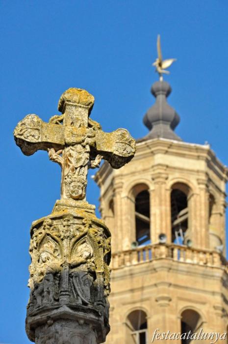 Plaça i creu de terme de Soldevila d'Almenar