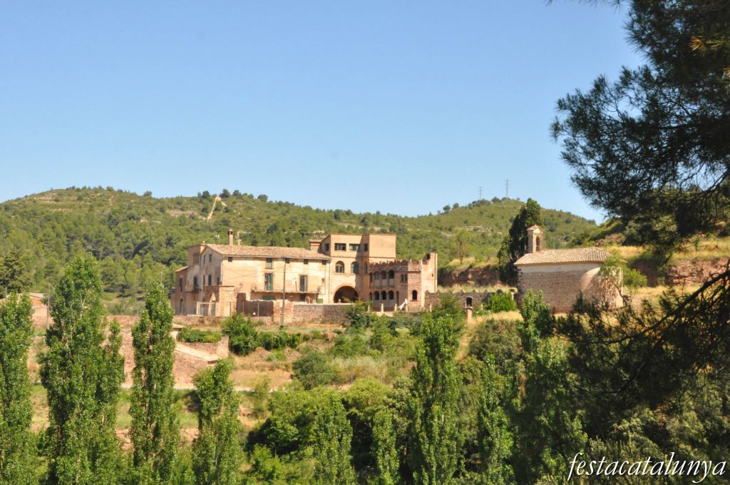 Mas les Ferreres i capella de Sant Felip Neri de Rellinars
