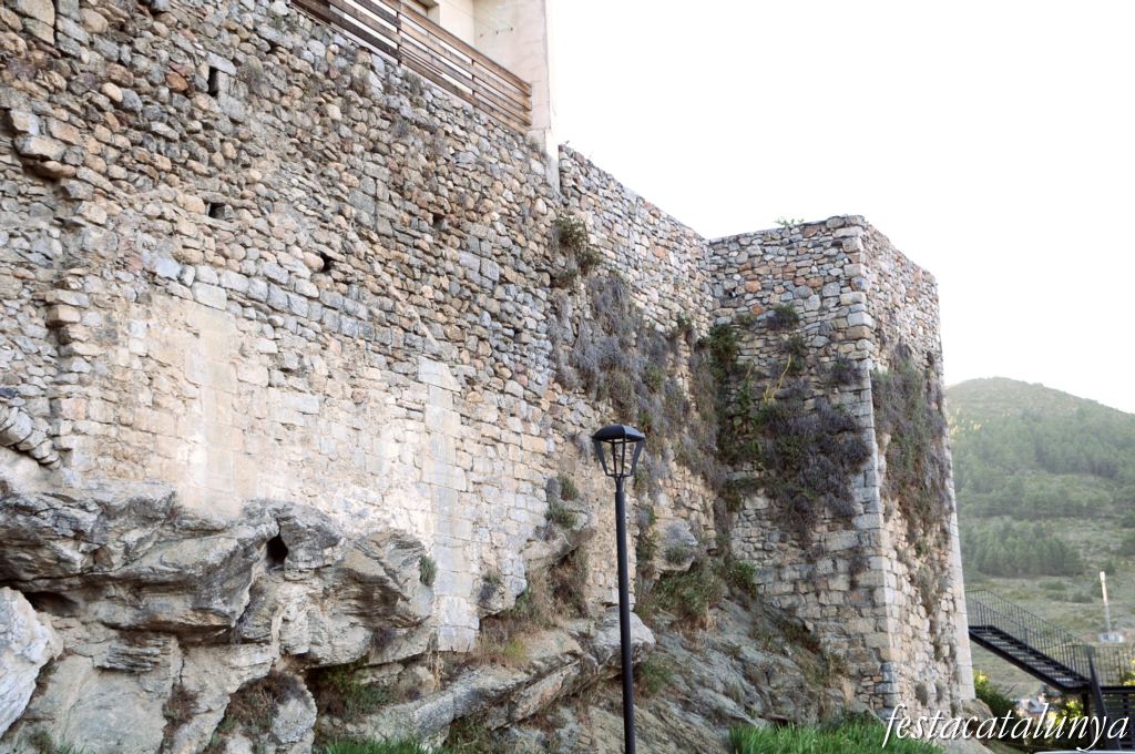 Muralles a Bellver de Cerdanya ***