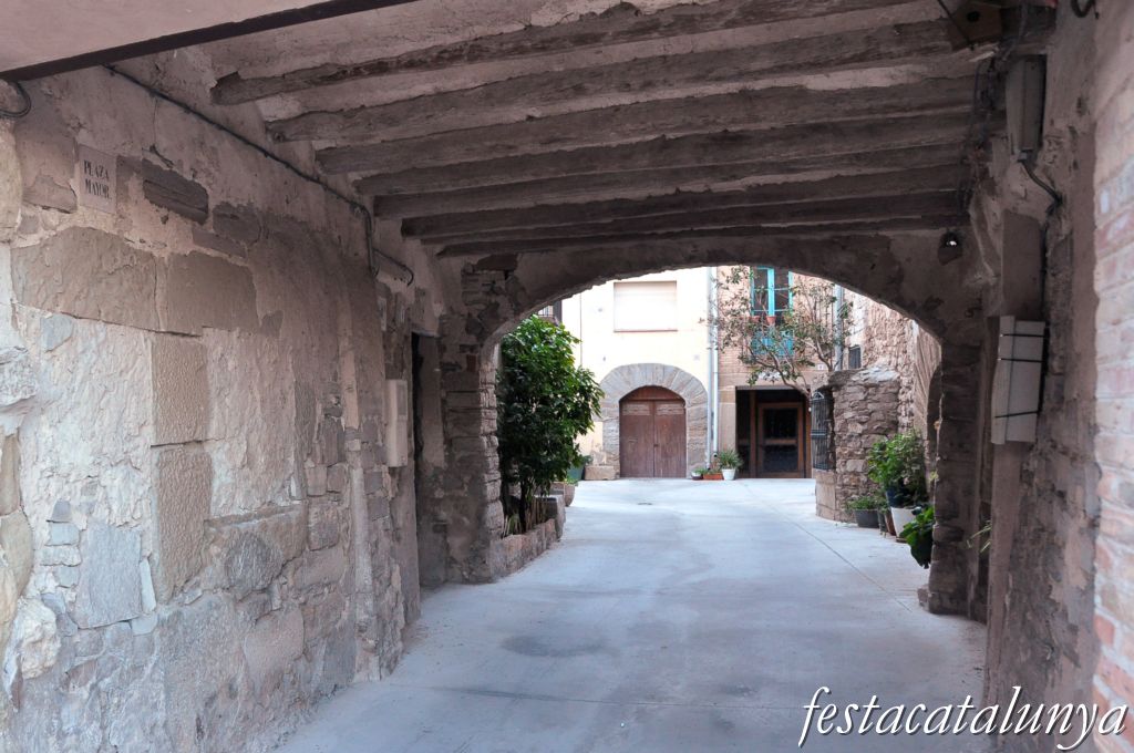 Poble de Sant Pere dels Arquells ***