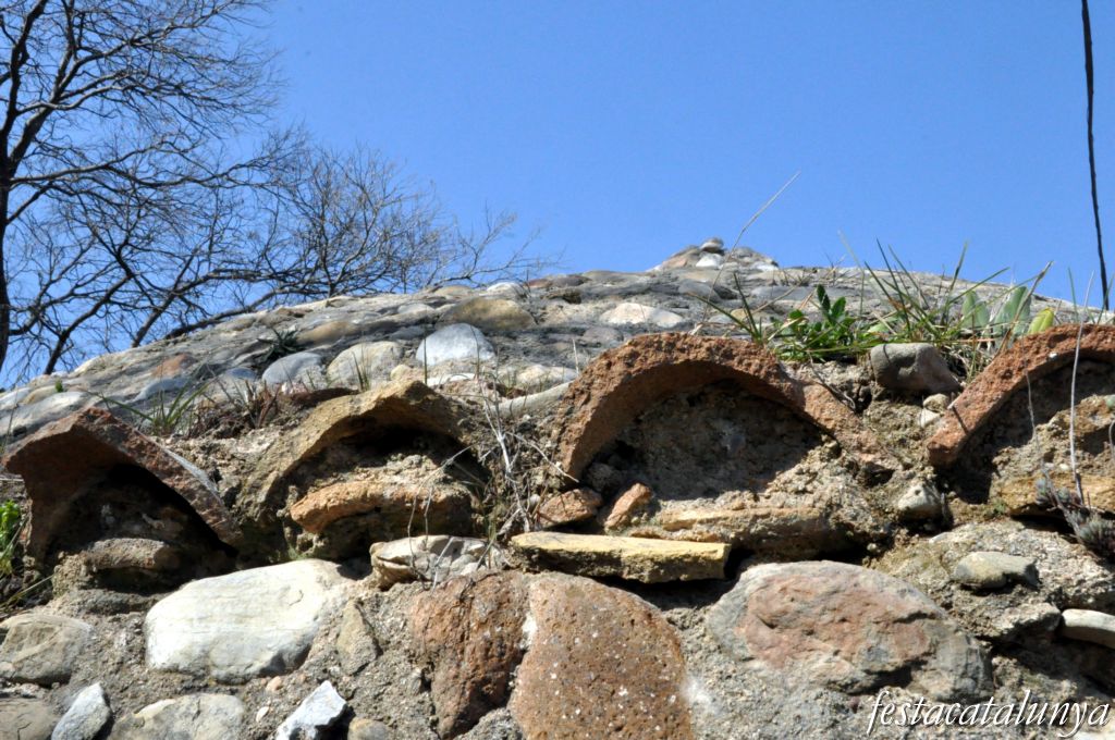 Pous de glaç de can Gurri a Lliçà de Vall