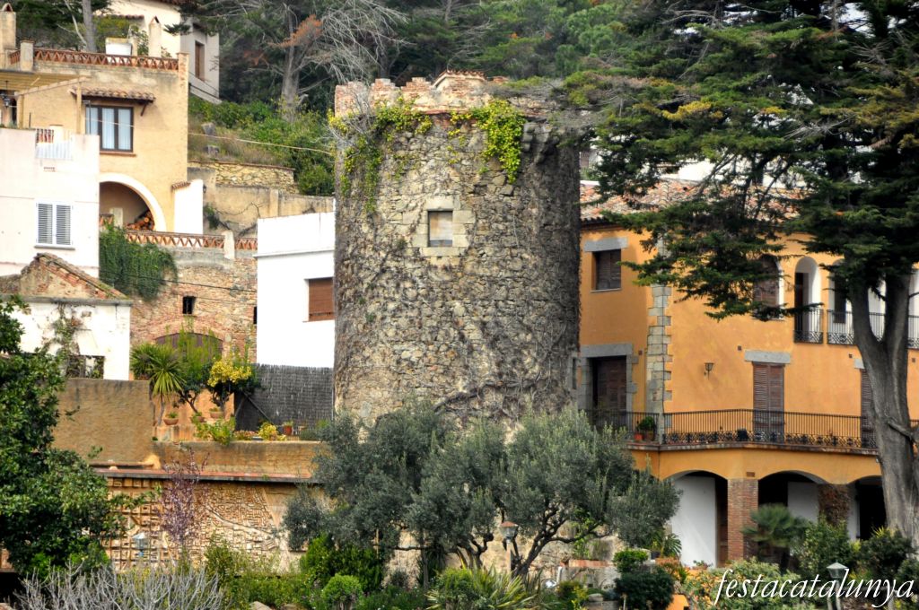 Torres de guaita i defensa a Caldes d'Estrac
