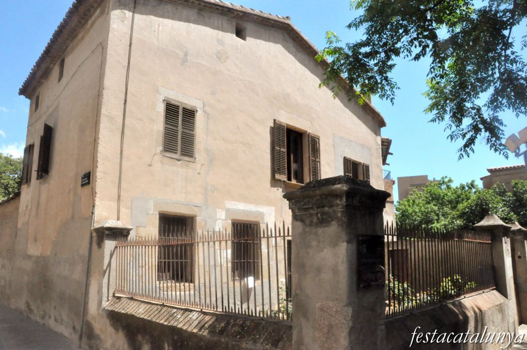 Esplugues de Llobregat - Conjunt Històric del Turó de la Sagrera - Cases Pairals (Can Pi)