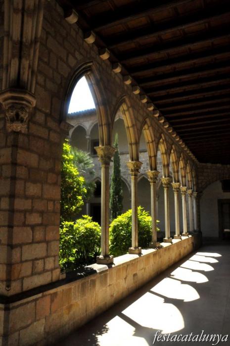 Esplugues de Llobregat - Monestir de Santa Maria de Montsió - Claustre