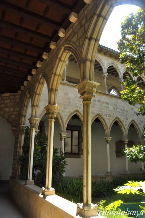 Esplugues de Llobregat - Monestir de Santa Maria de Montsió - Claustre