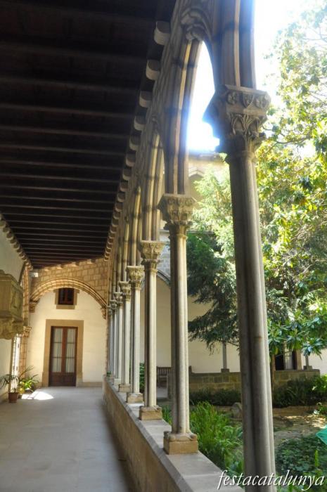 Esplugues de Llobregat - Monestir de Santa Maria de Montsió - Claustre