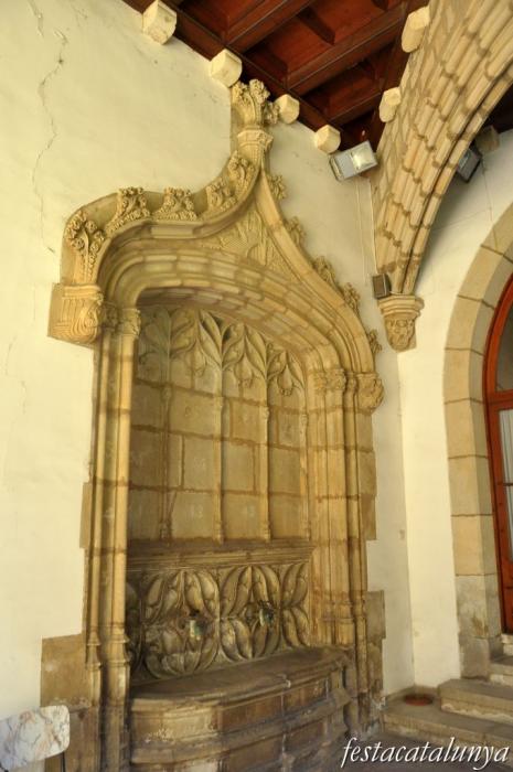 Esplugues de Llobregat - Monestir de Santa Maria de Montsió - Claustre