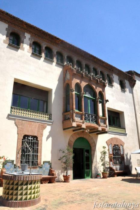 Esplugues de Llobregat - Monestir de Santa Maria de Montsió - Can Casanovas