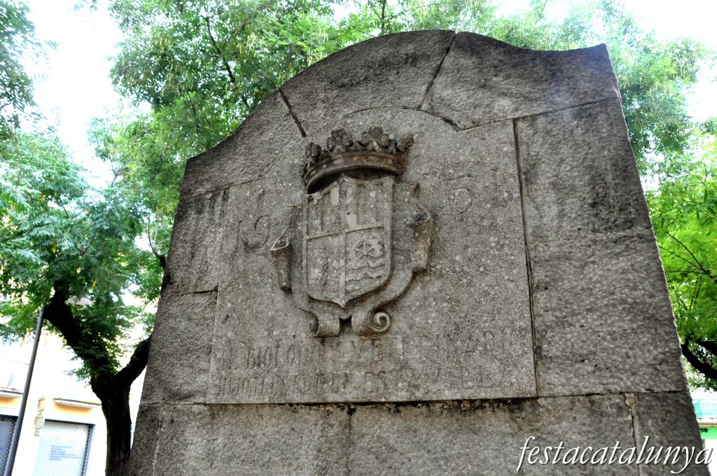 Salt - Plaça de Mn. Cinto Verdaguer