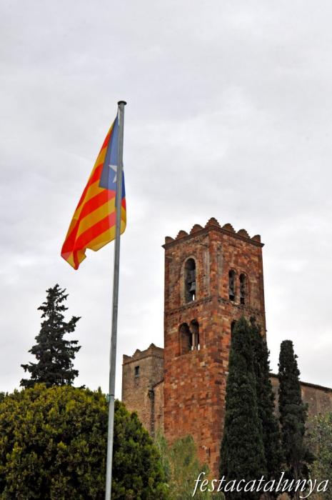 Sant Pere de Vilamajor - Torre roja o campanar de Sant Pere