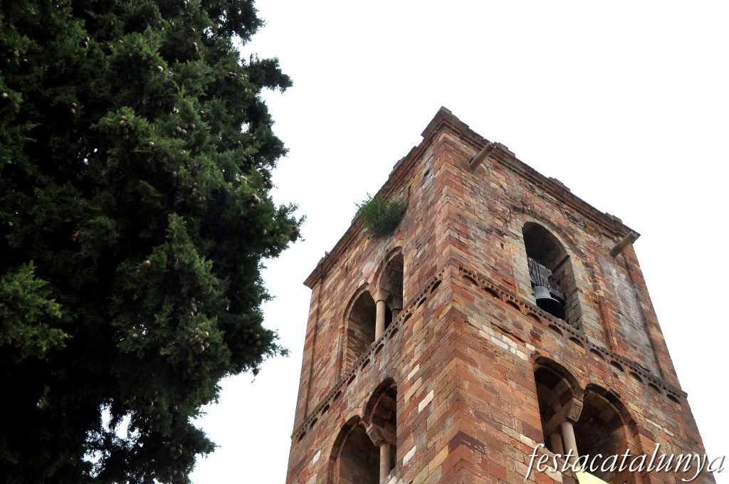 Sant Pere de Vilamajor - Torre roja o campanar de Sant Pere