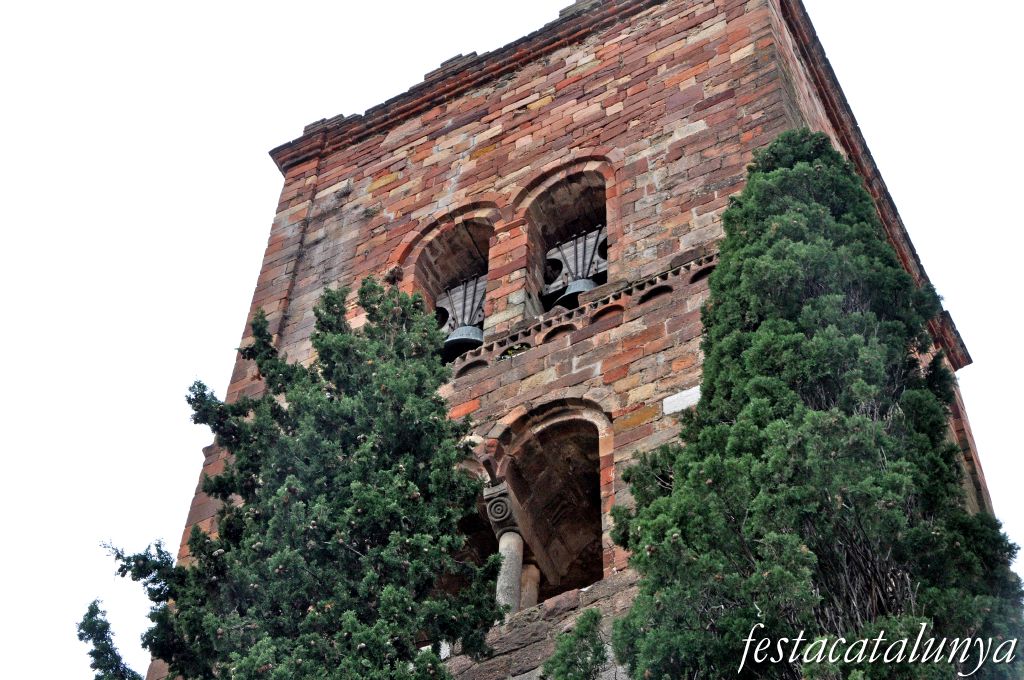 Sant Pere de Vilamajor - Torre roja o campanar de Sant Pere