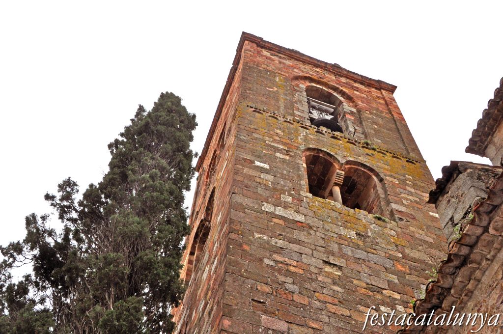Torre Roja o Campanar de Sant Pere de Vilamajor ***