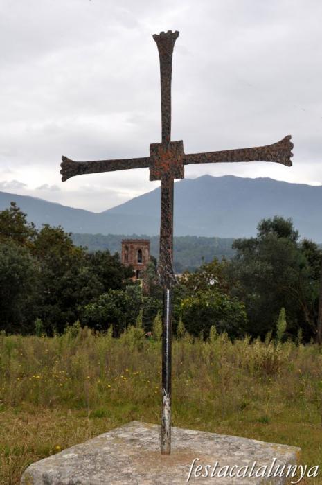 Sant Pere de Vilamajor - Torre roja o campanar de Sant Pere
