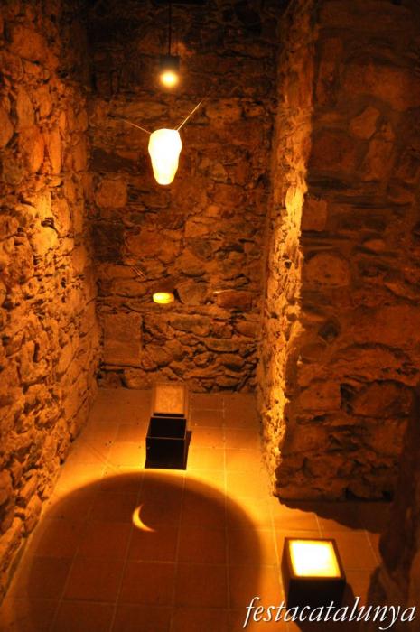 Sant Pere de Vilamajor - Església de Sant Pere (Llum i ombra d’Elena Arbiol)