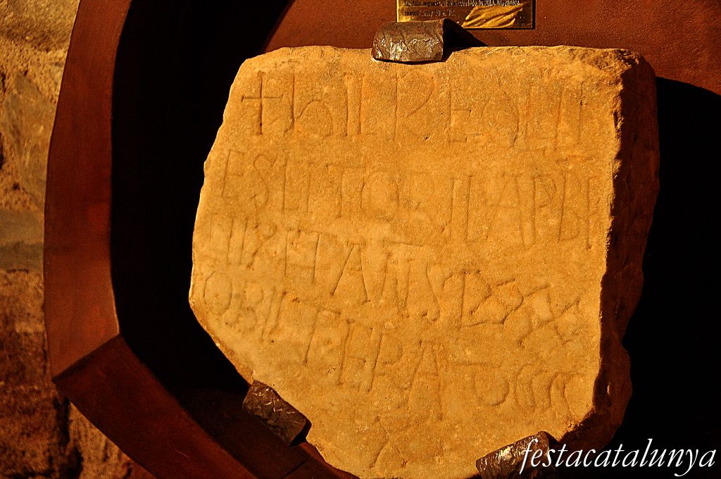 Sant Pere de Vilamajor - Església de Sant Pere (Làpida del prevere Orila del 872)