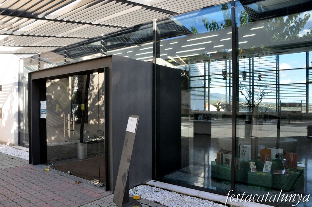Santa Eulàlia de Ronçana - Biblioteca Casa de Cultura Joan Ruiz Calonja