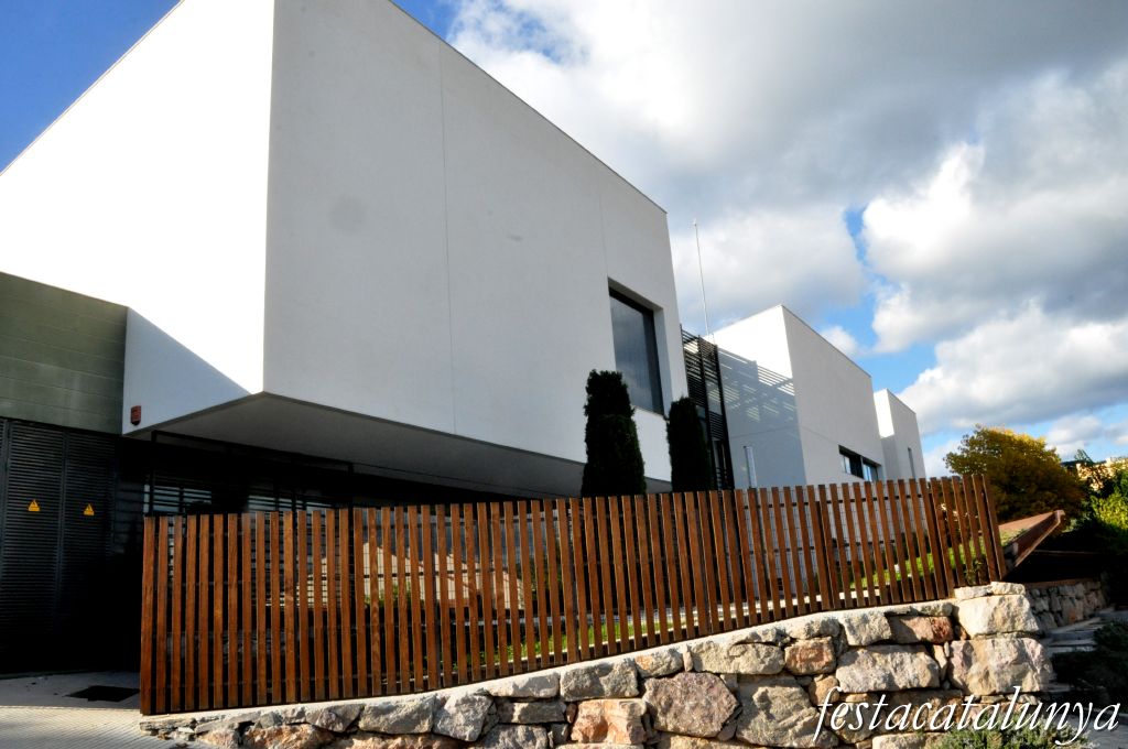Santa Eulàlia de Ronçana - Biblioteca Casa de Cultura Joan Ruiz Calonja