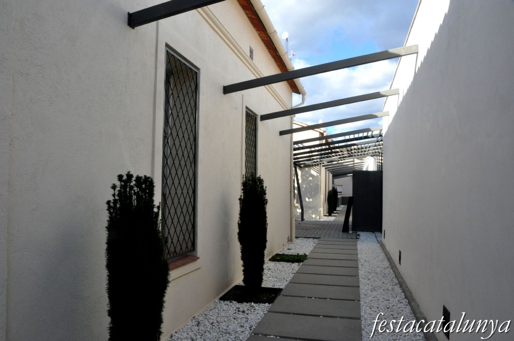 Santa Eulàlia de Ronçana - Biblioteca Casa de Cultura Joan Ruiz Calonja