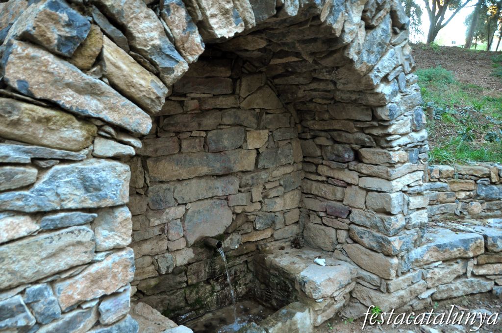 Font d'Abril de Santa Eulàlia de Ronçana