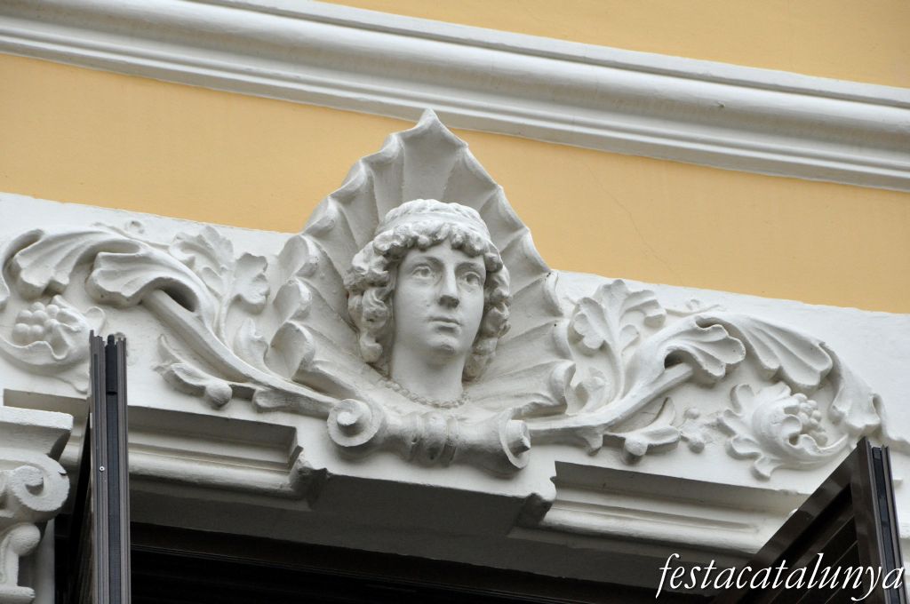 Llinars del Vallès - Plaça de Santa Maria