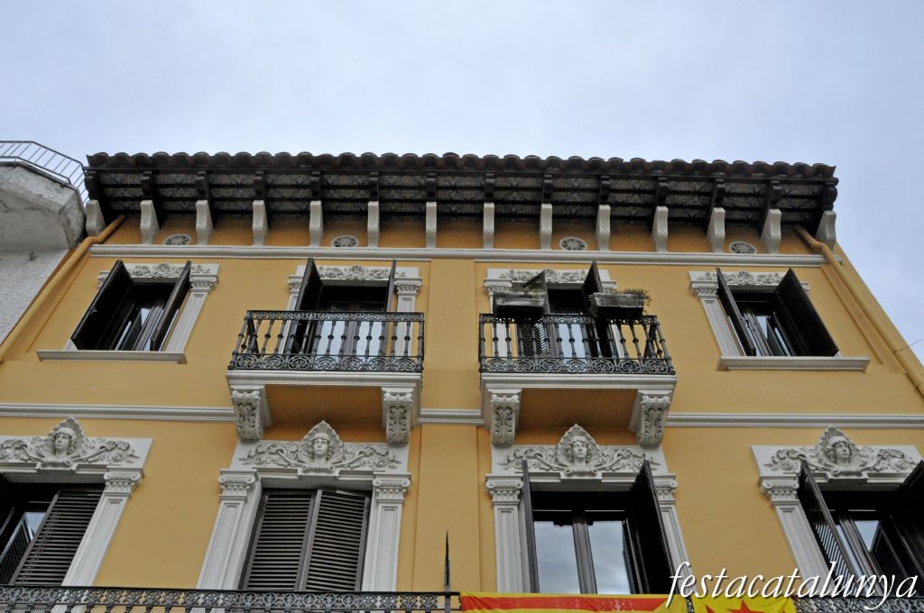 Llinars del Vallès - Plaça de Santa Maria