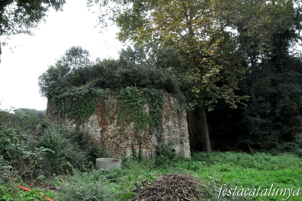 Llinars del Vallès - Pou de la glaç