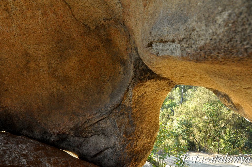 Roca del Vallès, La - La Pedra de les Orenetes